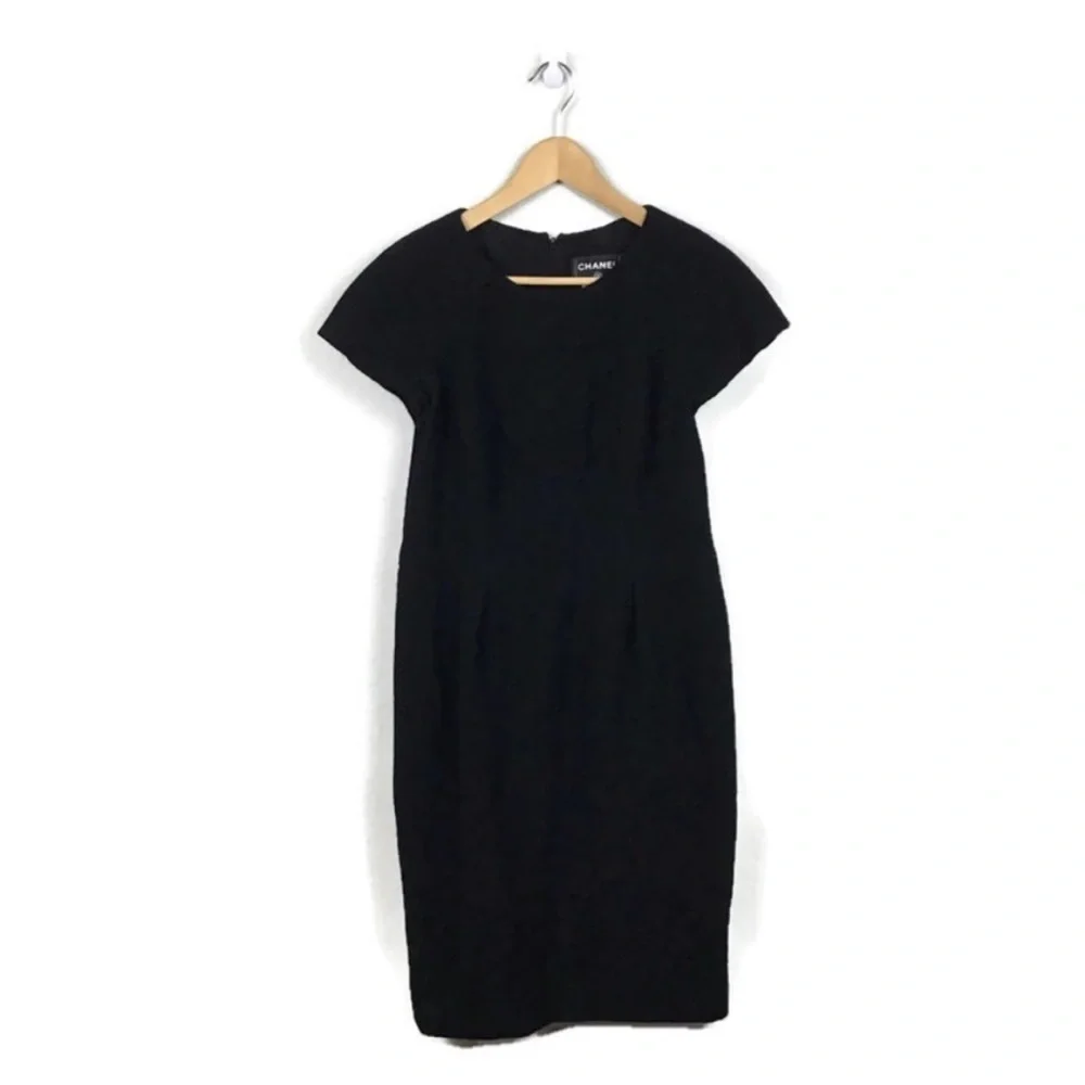 Chanel Black Wool Silk Sheath Dress 42 Classic Quiet Luxury LBD